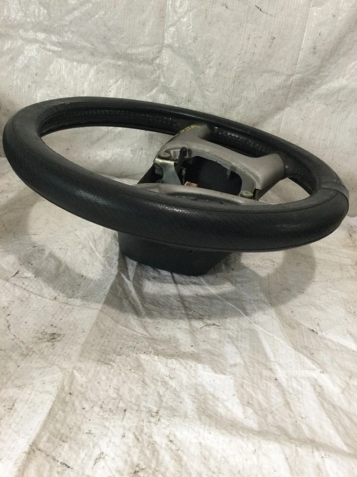 2010 GMC Sierra 2500HD Strng Wheel Assembly OEM 28050029 - Image 2 of 4