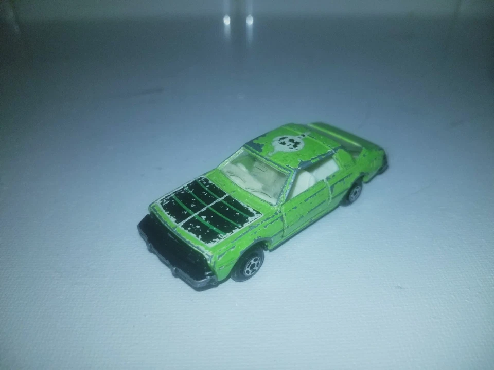 Lesney Matchbox Superfast Galant Eterna 1973 verde con puertas abiertas Foto 2 de 4