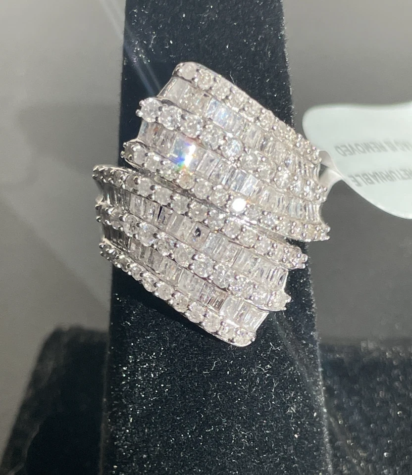 2 CTW Natural Diamonds Cluster Bypass Ring. Platinum over Sterling silver band. - Image 2 of 4