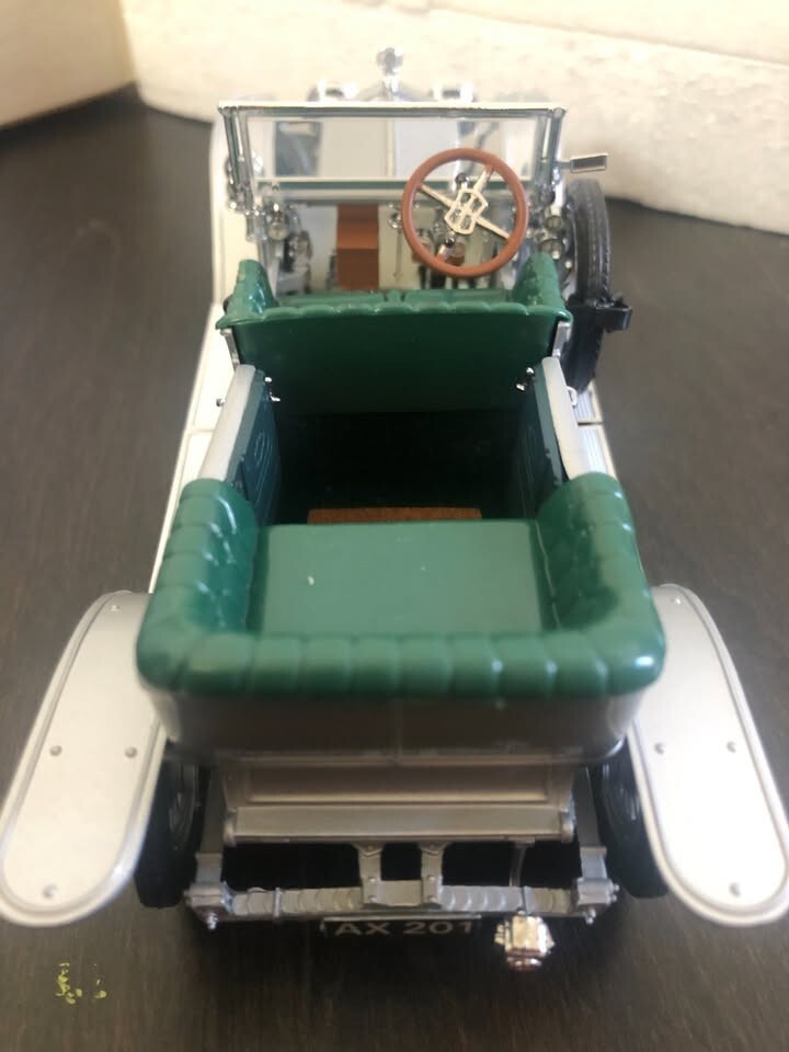 Picture 4 of 9