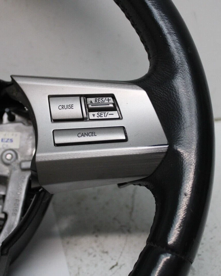 Volante de cuero Subaru Legacy Outback 2010-11 CVT OEM P/N 34312AJ01AVH Foto 3 de 4