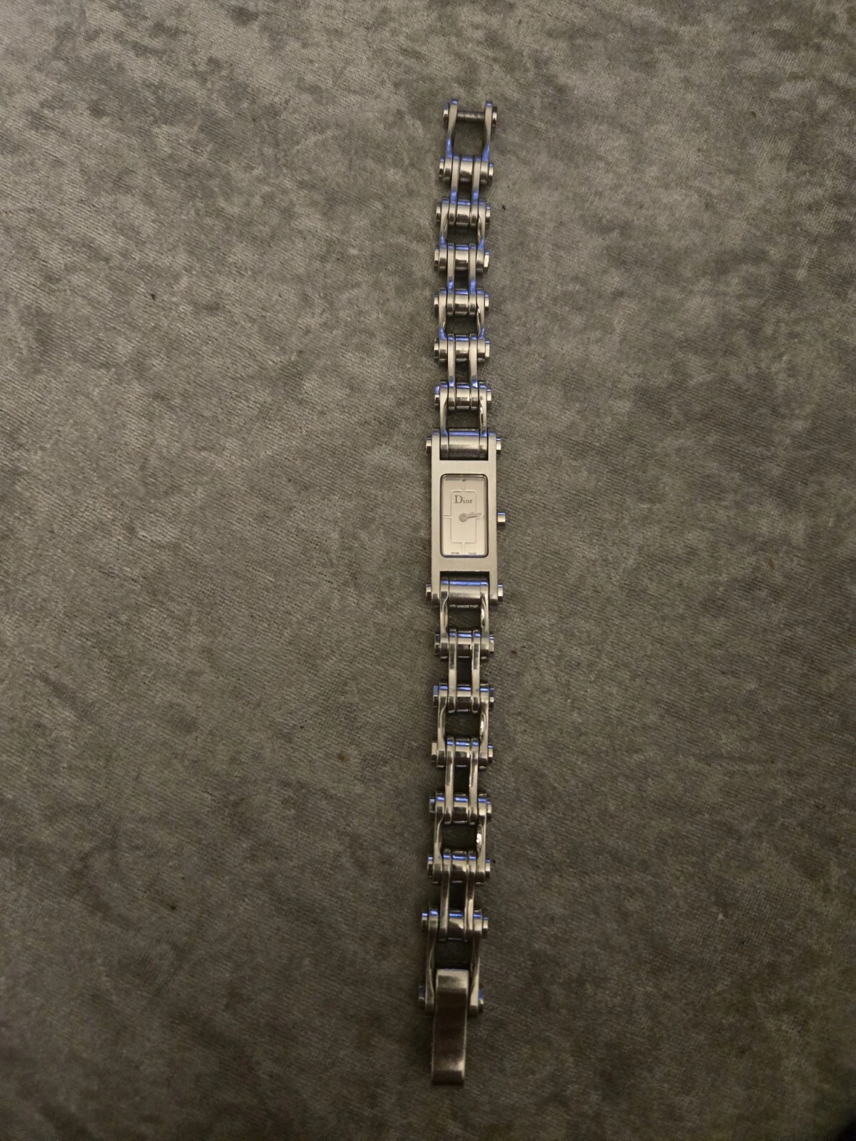 Montre Christian Dior chaîne moto femme
