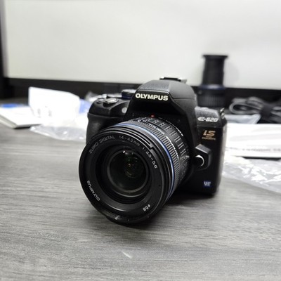 Olympus e-620 Bundle (3x Batteries) (2x Lens) No SD cards