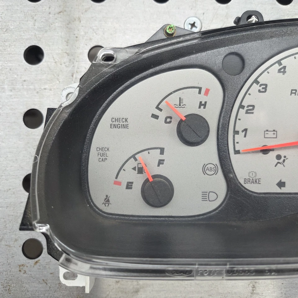 Cuadro de instrumentos Ford Ranger 2001-2003 Explorer Sport Trac 2001-2004 (plateado) Foto 2 de 4