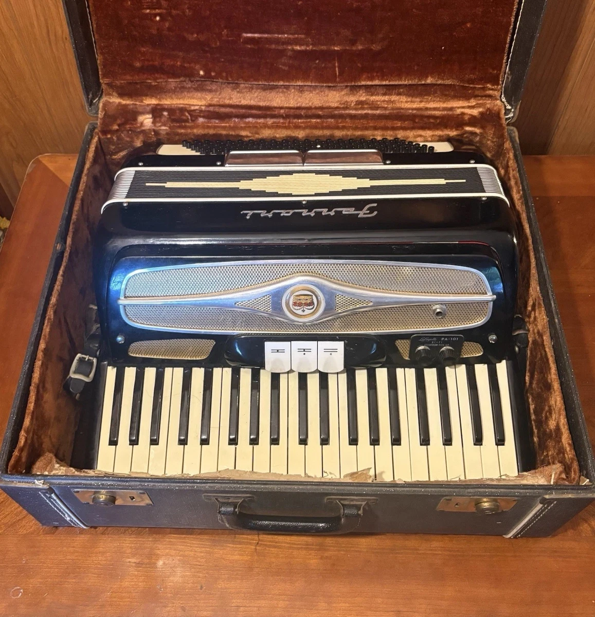 Piano Accordion Accordions with 120 Bass Keys and 41 Treble Keys