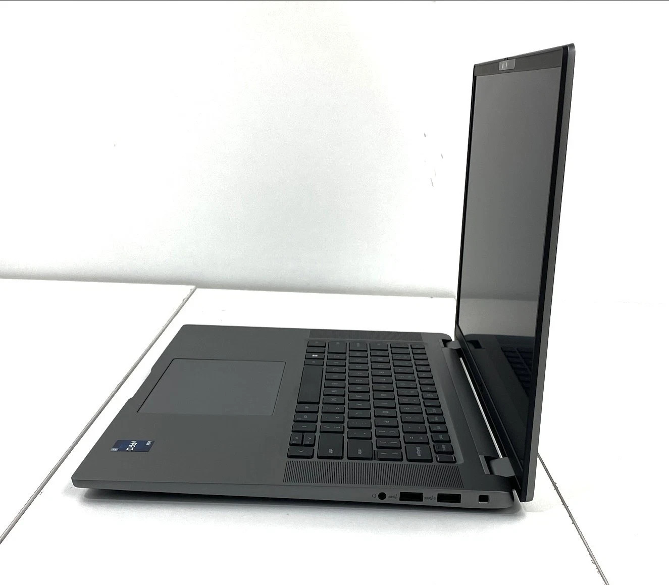 Dell Latitude 7640, 15.6-Inch Laptop, with Intel Core i7-1365U, 500 GB SSD (Solid State Drive), Windows 11 Pro