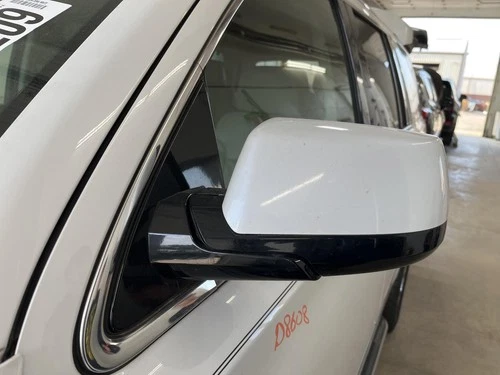 Used Left Door Mirror fits: 2016 Gmc Yukon Power w/turn signal opt DL3 w/o surro