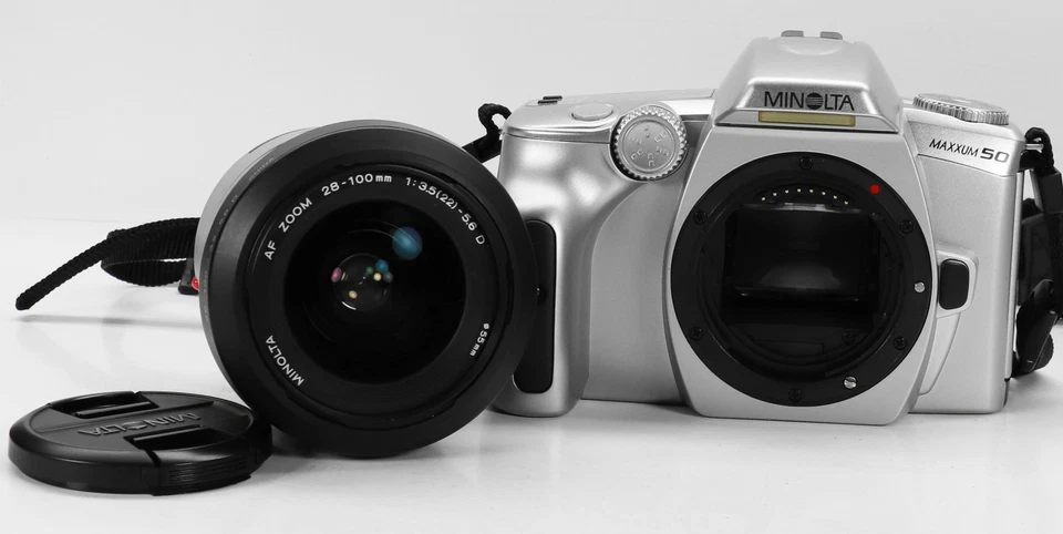 Vintage Minolta Maxxum 50 SLR Film Camera With A  Zoom 28-100mm 1:3.5-5.6 lens - Image 3 of 4