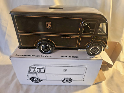 UNITED PARCEL SERVICE #7700 1940 DVC VEHICLE BROWN DIE-CAST UPS TRUCK NIB (FE)