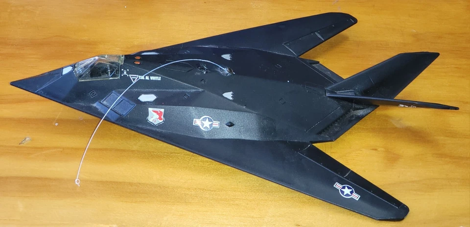 Newray Stealth Bomber 1:144 scale, F-117A Nighthawk, USAF 37th TFW, 417th TFS - Image 2 of 4