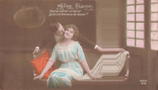 CP HOUR EXQUISITE MAN KISSES WOMAN PLAYS ON COUCH - 25562