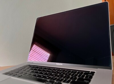 MacBook Pro 16 MacBook Pro 16