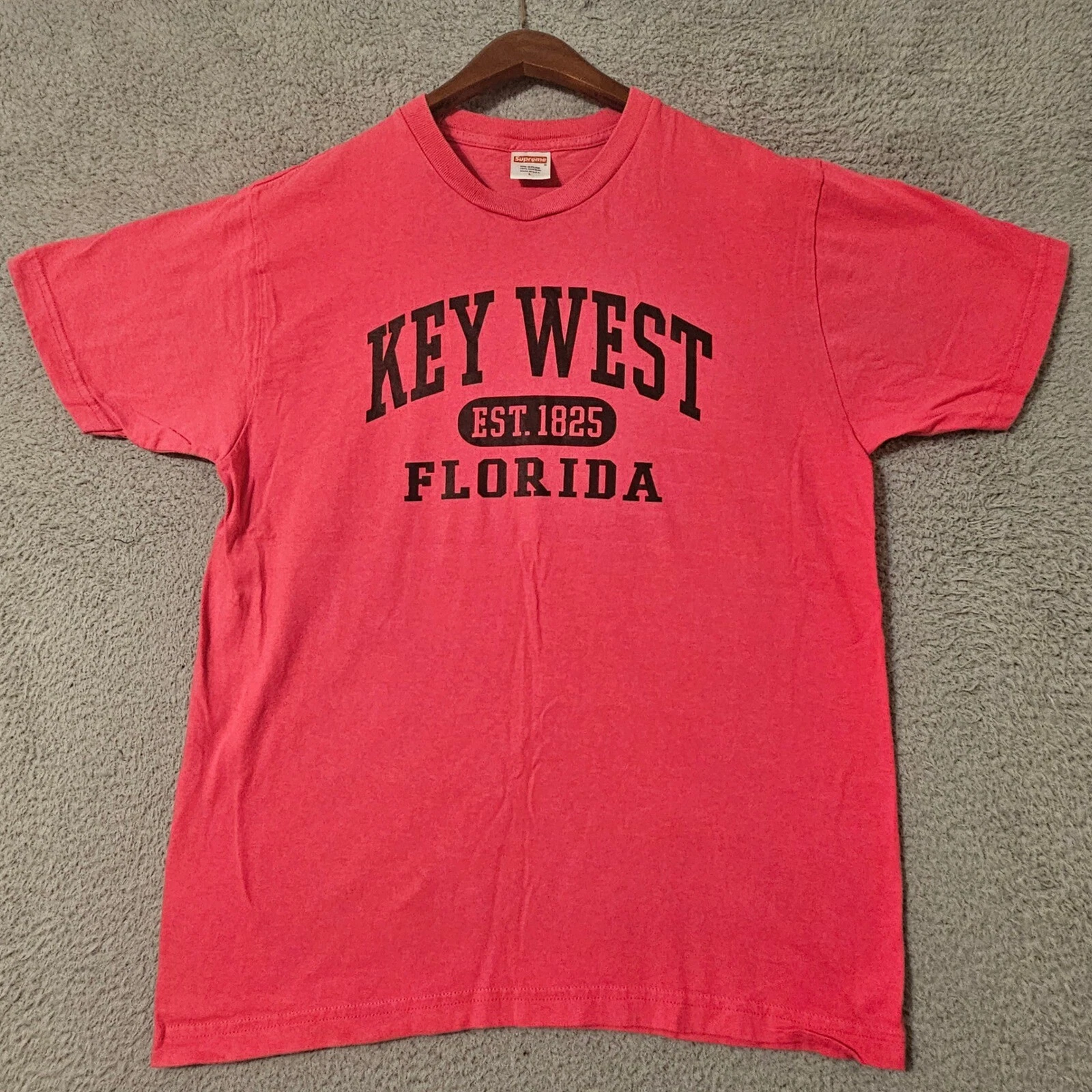 T shirt homme Supreme Key West Florida rose vif manches courtes taille L