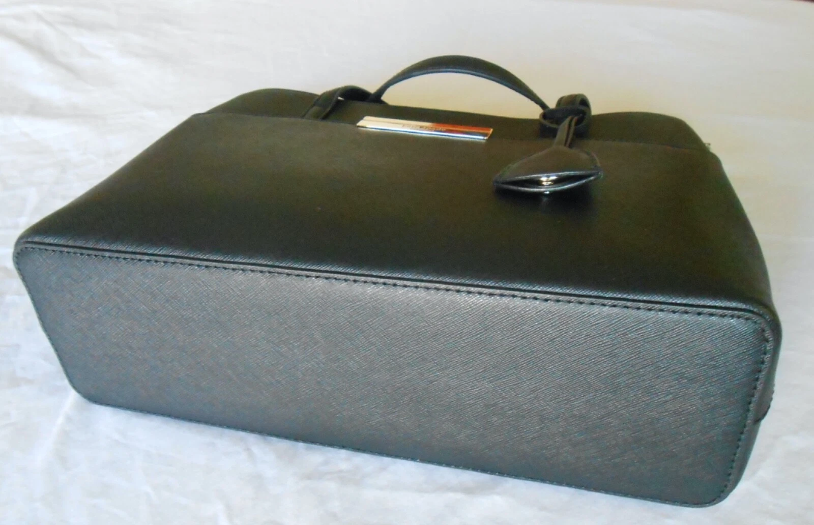 Borsa media Kate Spade media in pelle saffiano nera con cinturino staccabile nuova