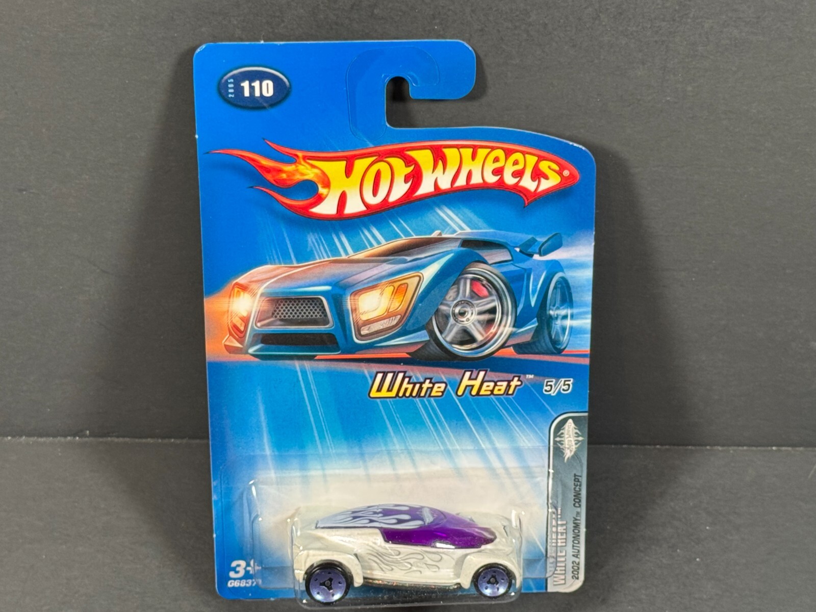 2005 HOT WHEELS  2002 Autonomy Concept  5/5 White White Heat, #110 Blue Dish