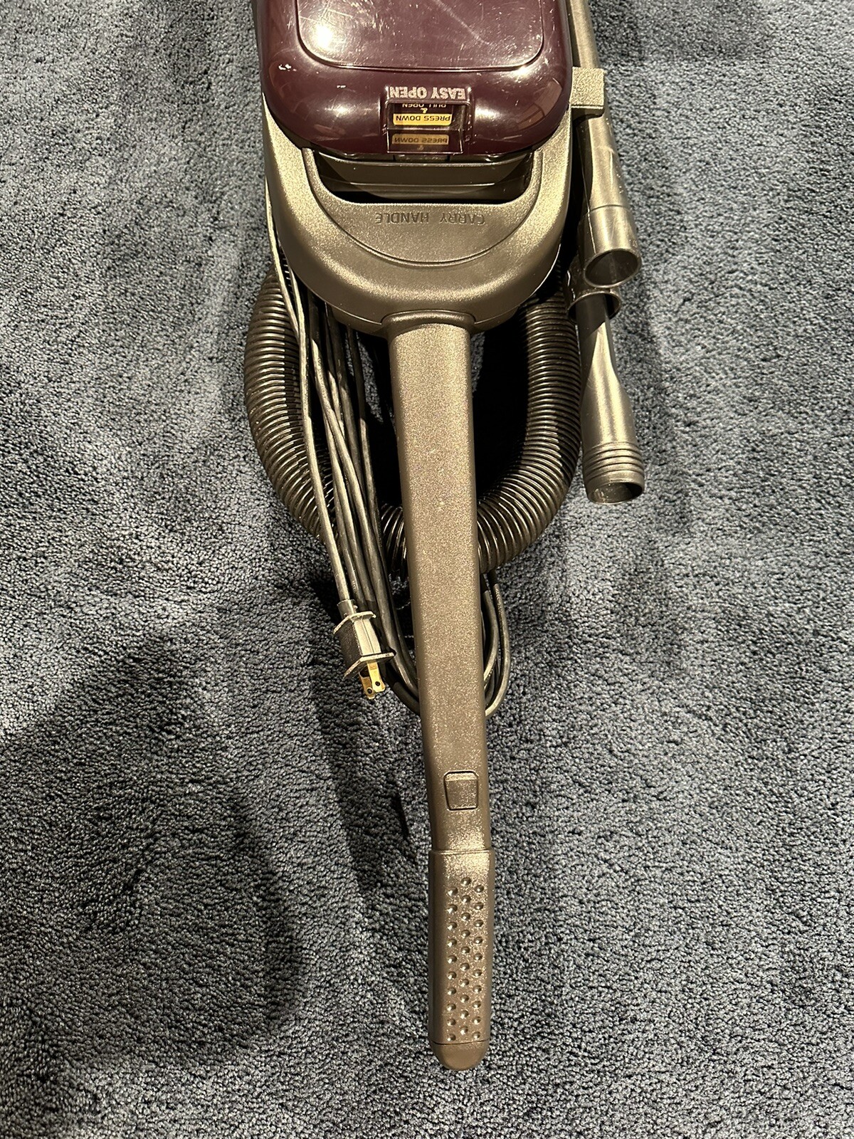 Vintage Old Style Hoover WindTunnel Legacy Tempo Bagged Upright Vacuum