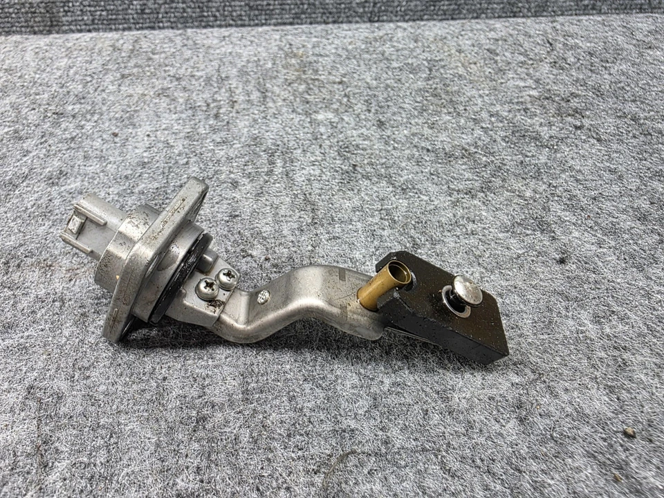 ОРИГИНАЛЬНЫЙ ДАТЧИК УРОВНЯ МАСЛА ДВИГАТЕЛЯ LEXUS 2009-2024 RC-F GS-F IS-F LC500 - Изображение 3 из 4