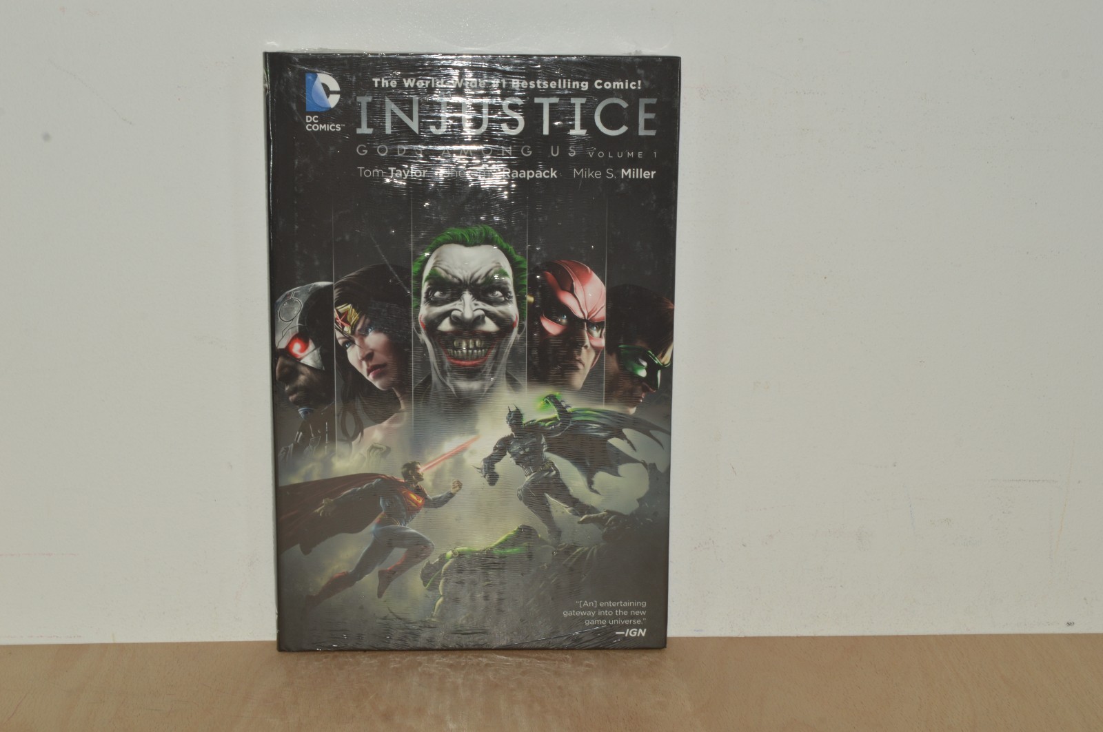 DC Comics: Injustice Gods Among Us Volume 1 HB (#R1) New & Sealed