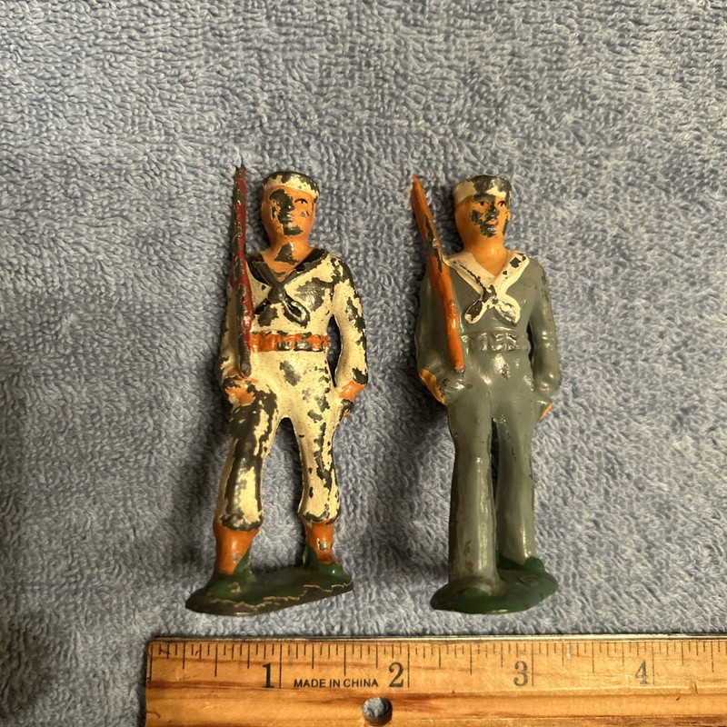 (2) BARCLAY NAVY PARADE FIGURES (2)…