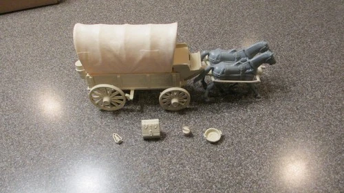 MARX CLASSIC TOY PLAYSET WAGON TRAIN, WELLS FARGO COVERED WAGON & ACCESSORIES