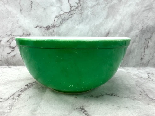 Pyrex Primary Color Green Mixing Bowl 2 1/2 qt Nesting Vintage #403