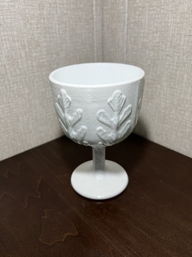 Vintage FTD 1975 White Milk Glass Oak Leaf Footed Compote Bowl - Picture 2 of 8