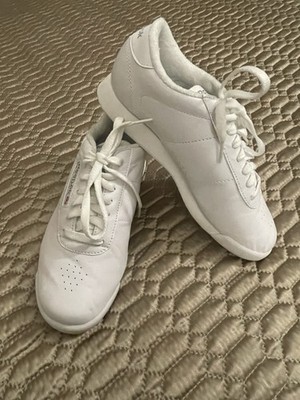 Reebok Royal White Womens Size 7.5 Leather lace up Athletic Shoes .  NEW