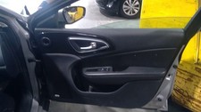 2015 Chrysler 200 Front Passenger Door Trim 7136 2015 Chrysler 200 Front Passenger Door Trim 7136