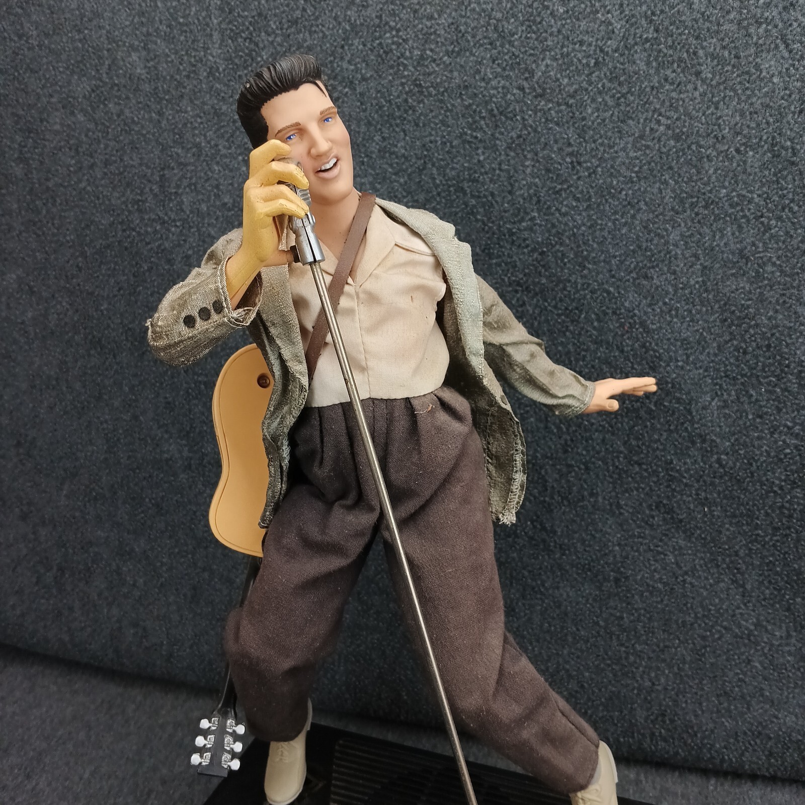 1996 TeleMania Elvis Presley Jail House Rock Singing Dancing Telephone Works!