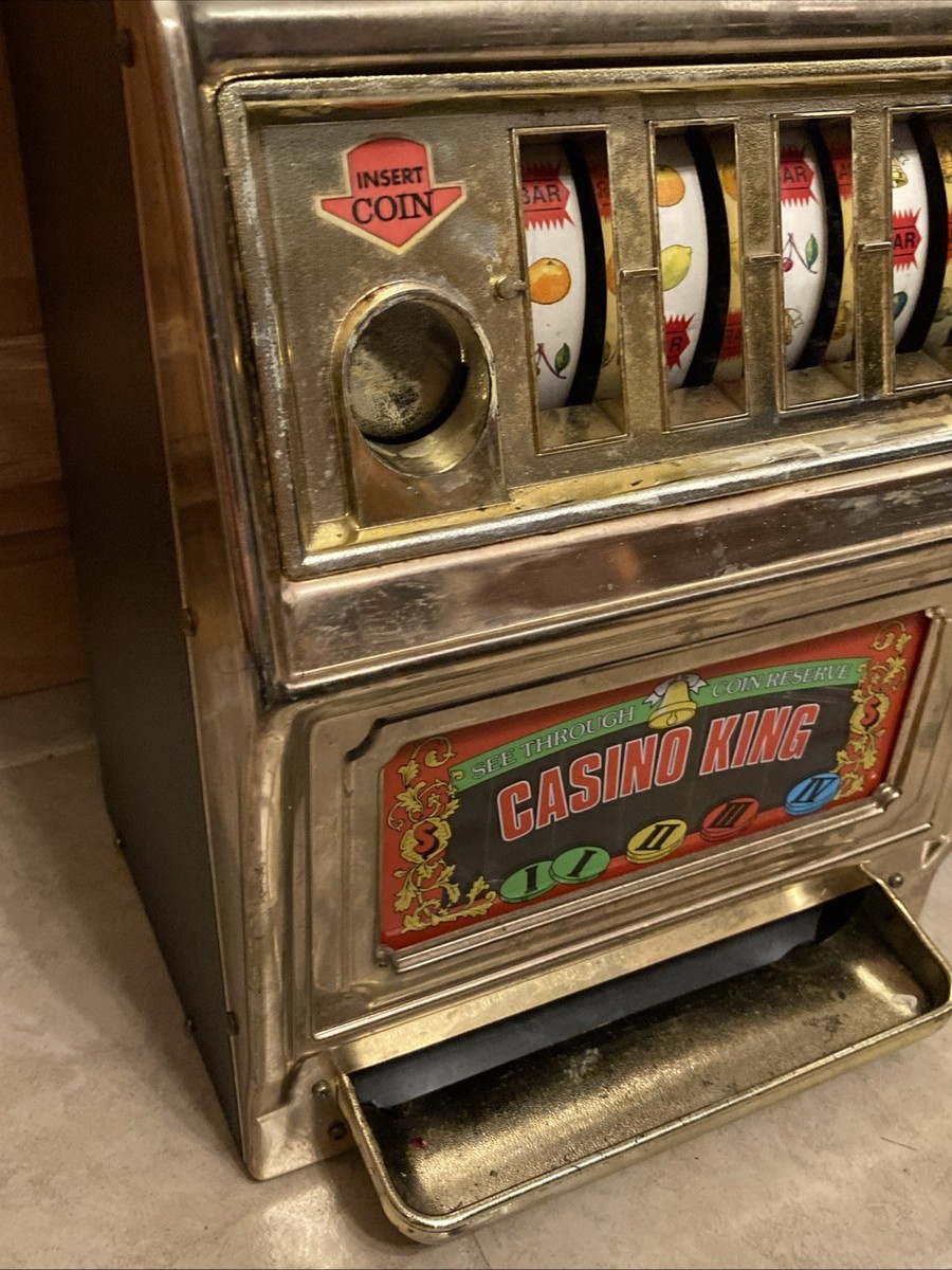 Vintage Waco Casino King Toy Slot Machine Bank. 1970s READ