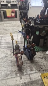 LEGO Castle: Black Monarch's Castle (6085) Extra parts! Complete w Instructions!