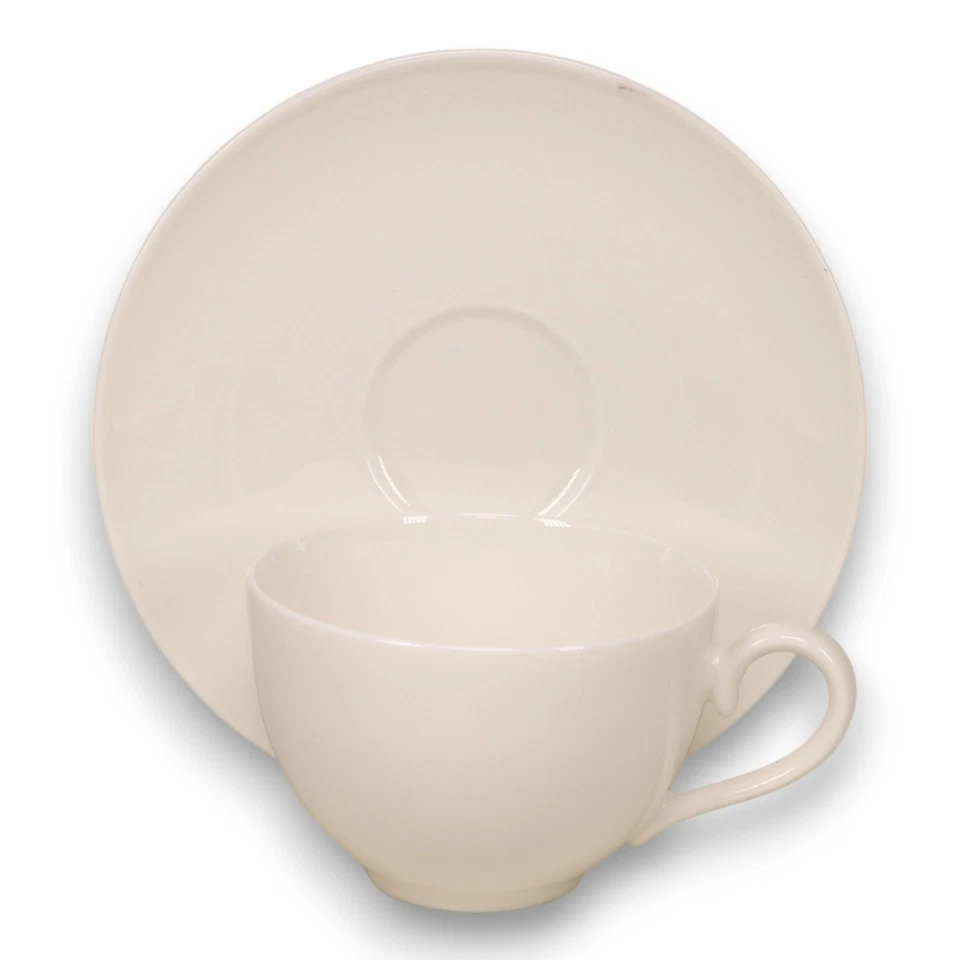 Juego de tazas y platillos de té blanco Villeroy & Boch Royal Weiss Alemania Foto 3 de 4