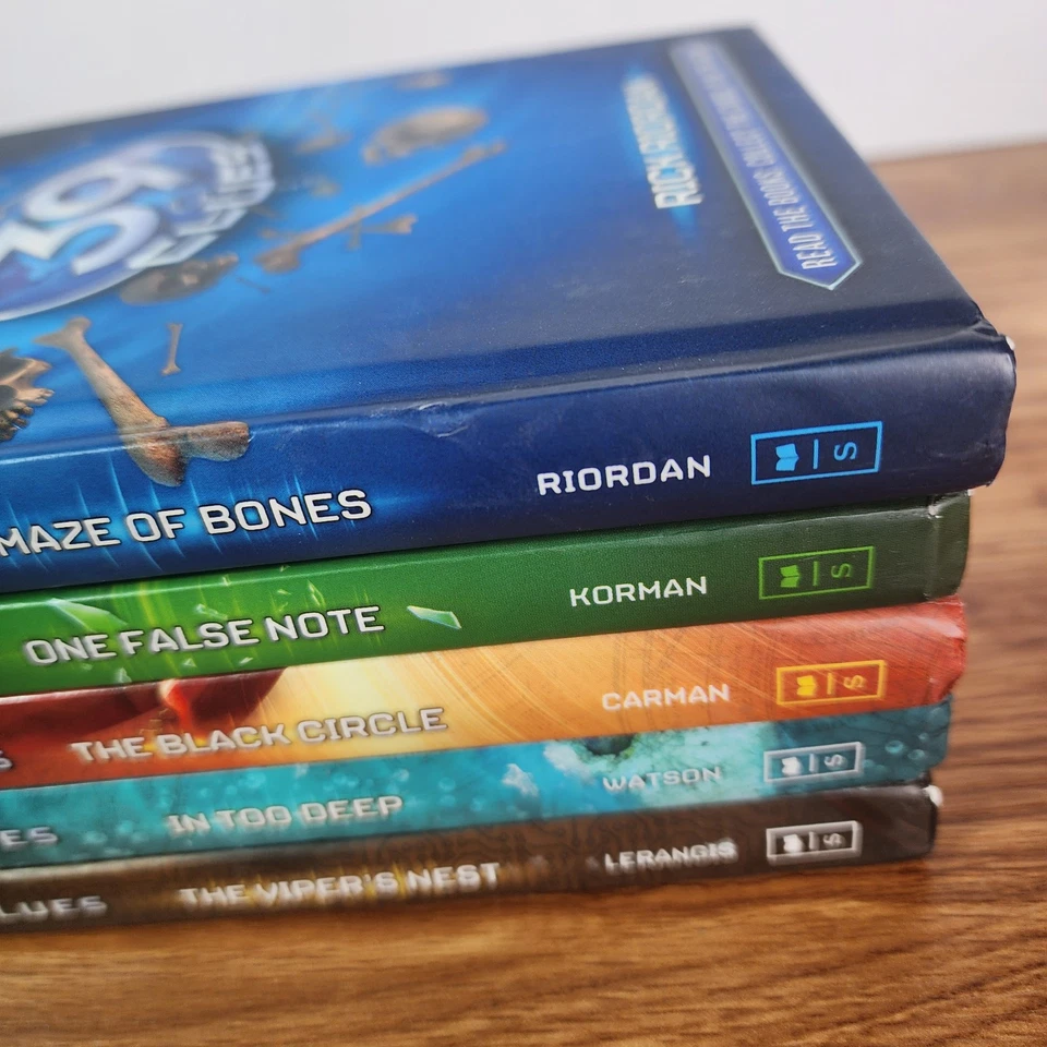 Lot of 5 The 39 Clues Hardcover Books #1-2 & #5-7 – Maze of Bones & More Foto 3 de 4