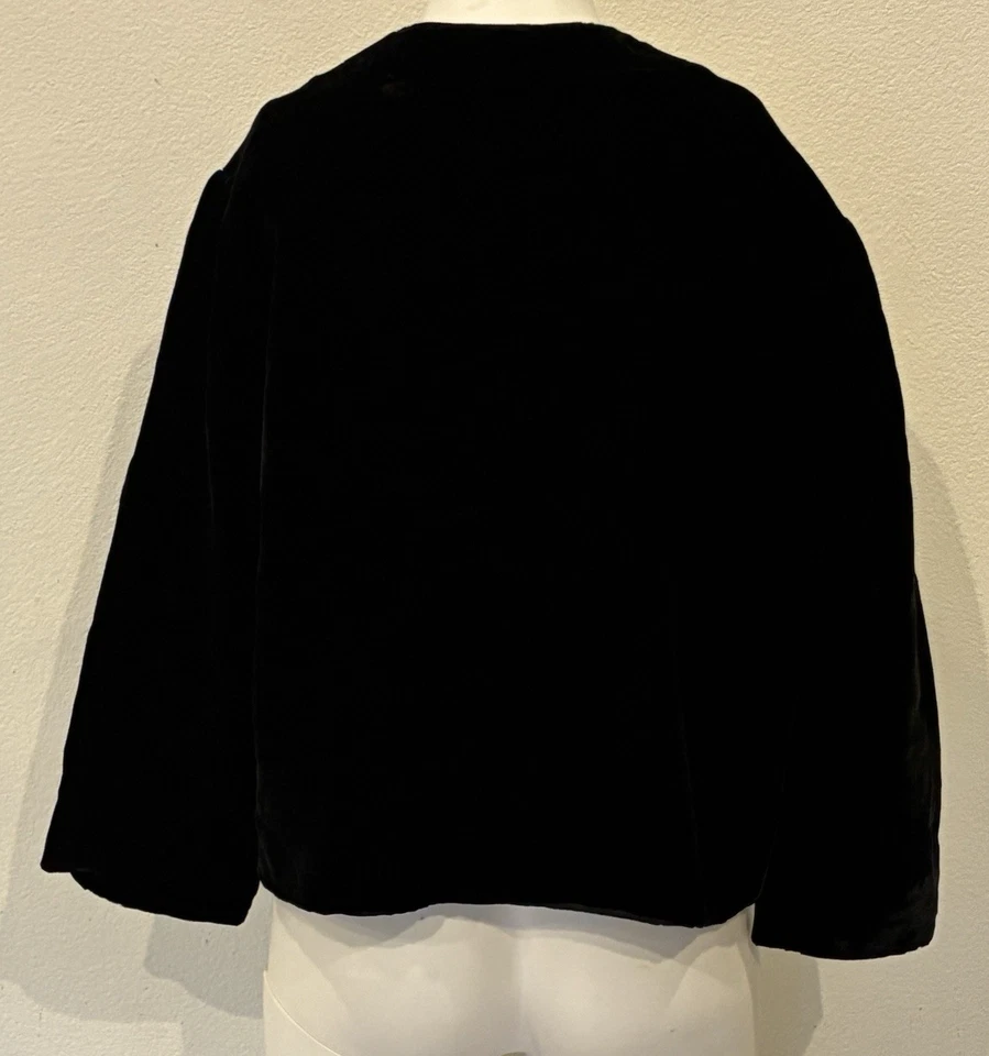 Chaqueta corta vintage de terciopelo negro talla pequeña hecha en EE. UU. cierre de rana elegante Foto 3 de 4