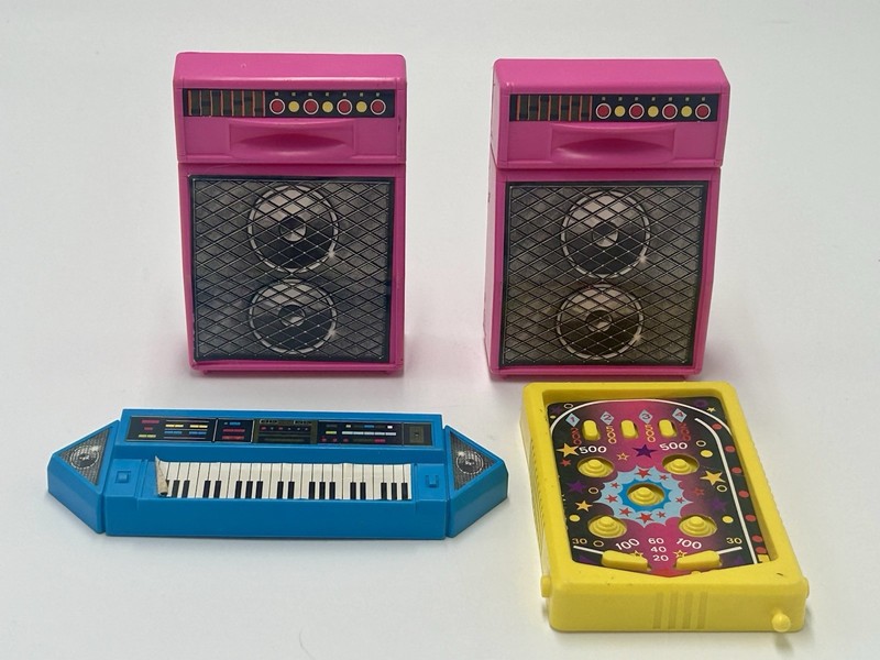 Vintage Mattel Barbie Game Room Set Speakers Keyboard Pinball Machine Lot 1986