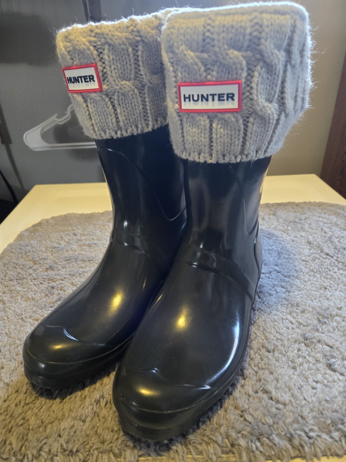 Hunter Brand~Womens Mid Calf Boot W/Sock Insert~ Size 9 EUC