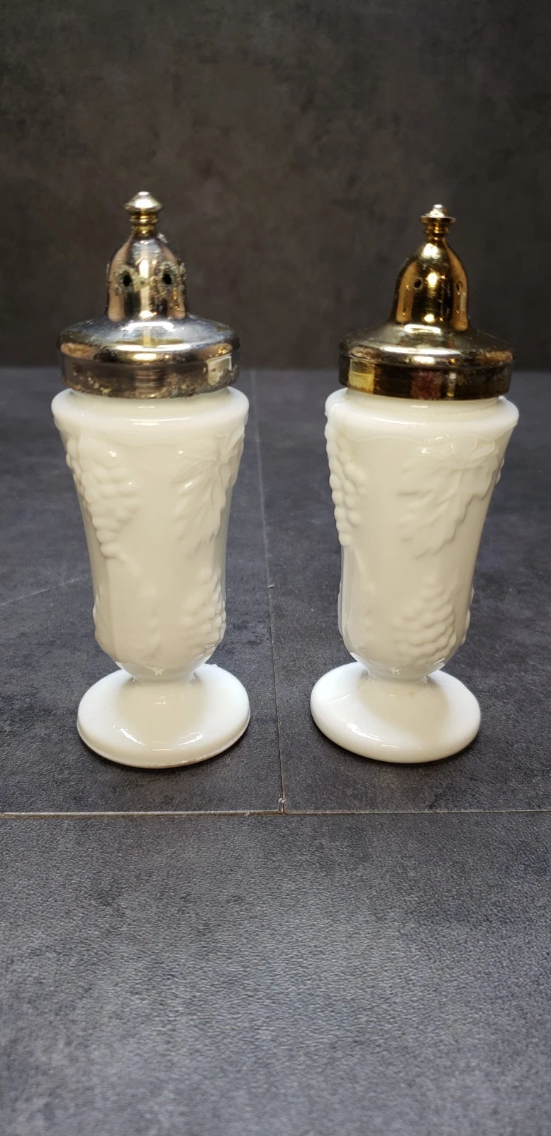 Vintage Indiana Milk Glass Salt and Pepper Colony Harvest Grape Shakers