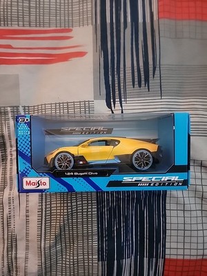 Maisto Bugatti Divo 1:24 Diecast Model Car Yellow   Special Edition Boxed