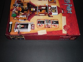 LEGO 4840 Harry Potter The Burrow with Bellatrix, Molly, Ginny, Fenrir + MIB NEW