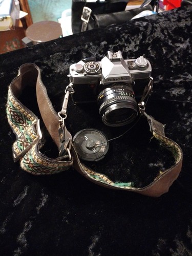 Minolta SG7 Camera With 50mm MD Lens And Camera Strap As-is For Parts - Picture 5 of 6