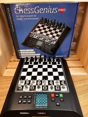 Millennium Genius PRO Electronic Chess - Black/White (MNMA08.UK.61EL)
