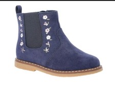 Wonder Nation Baby and Toddler Girls Chelsea Boots with Floral Embroidery Size 8