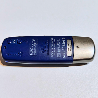 SONY Walkman NW-E002 Blue 512MB Digital Music Player New Battery