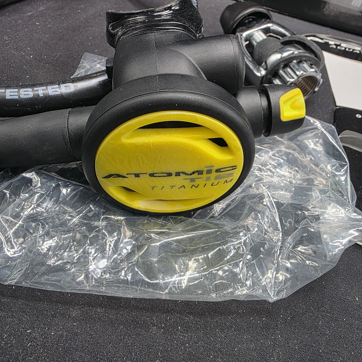 Atomic Aquatics Ti2 Titanium Octopus Regulator Yellow 36" Hose w/ Box Manual