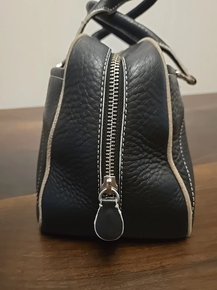 Cole Haan Village F04 Black Leather Satchel Double Handle Handbag Pockets zipper - Imagem 4 de 4