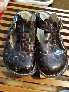 alegria open back clogs