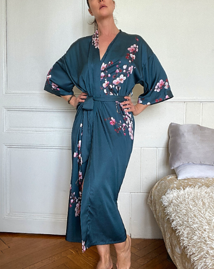 Satin Kimono Robe Long Sleeve Lightweight Floral Soft Lounge Robe