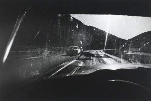 Garry WINOGRAND : (Fenêtre Voiture) Utah, 1964 / Ptd 1978 / VINTAGE / GWHK-03 / SIGNÉ - Photo 1 sur 4