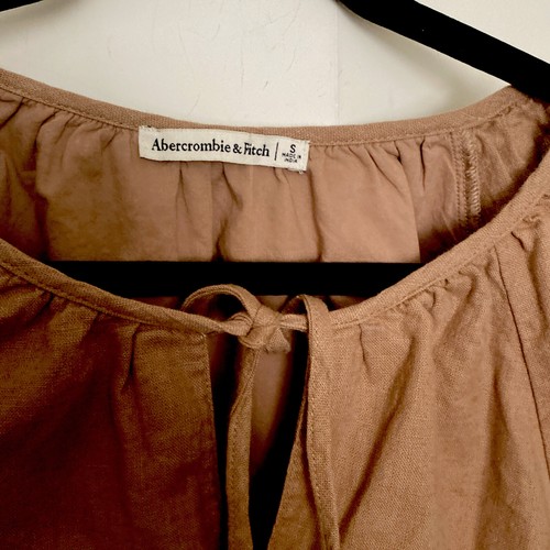 Abercrombie & Fitch Size SmallSleeve Belly Shirt - Picture 2 of 12