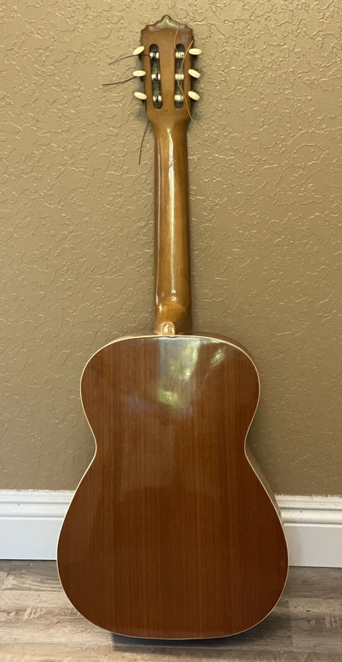 Guitarra acústica... Foto 2 de 4